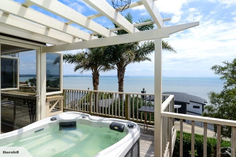 Photo of property in 28 Crispe Road, Clarks Beach, 2122