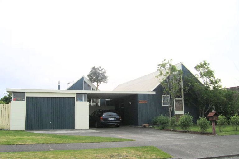 Photo of property in 24 Roskilda Crescent, Taradale, Napier, 4112