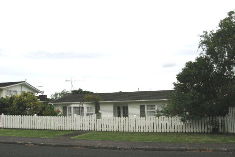 Photo of property in 2/44 Holland Road, Hillcrest, Auckland, 0627