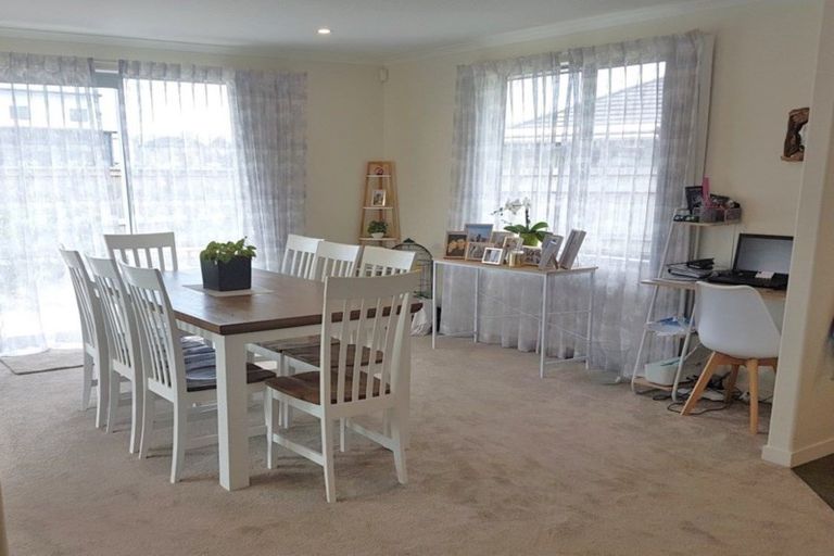 Photo of property in 5 Poaka Place, One Tree Point, 0118