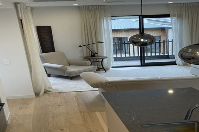 Photo of property in 7/2 Marlborough Crescent, Hobsonville, Auckland, 0616