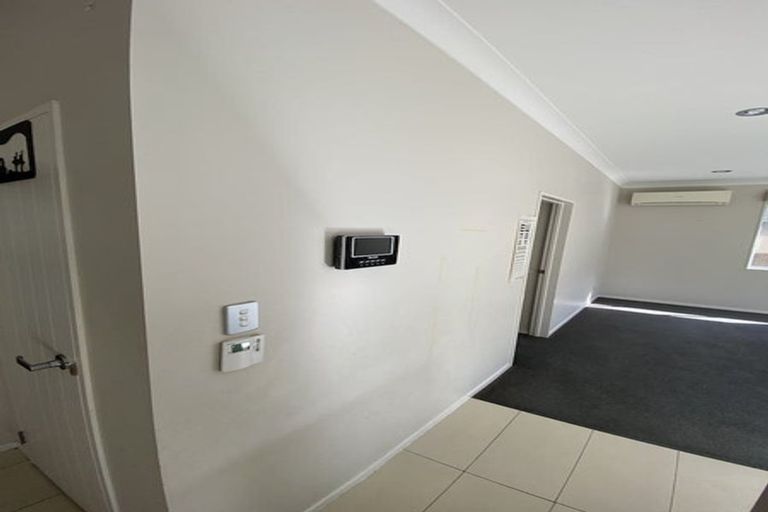 Photo of property in 12 Muirlea Drive, Flat Bush, Auckland, 2016