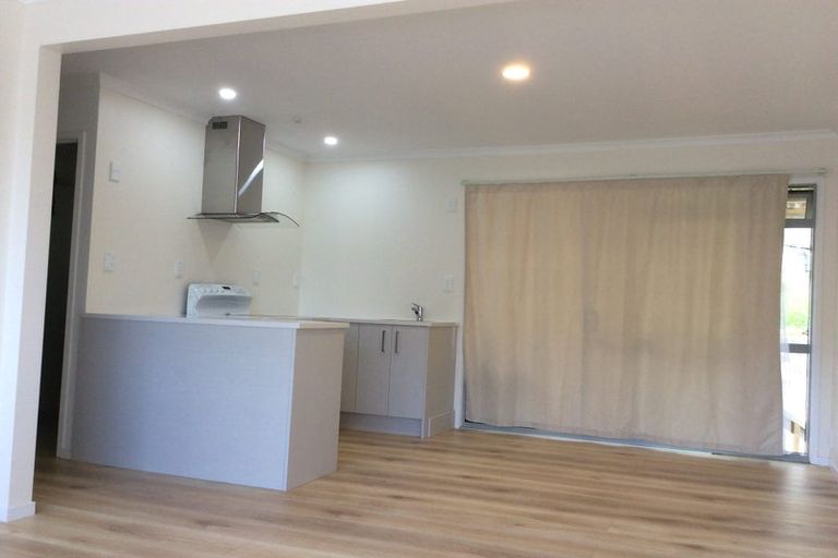 Photo of property in 17 Sapphire Place, Bayview, Auckland, 0629