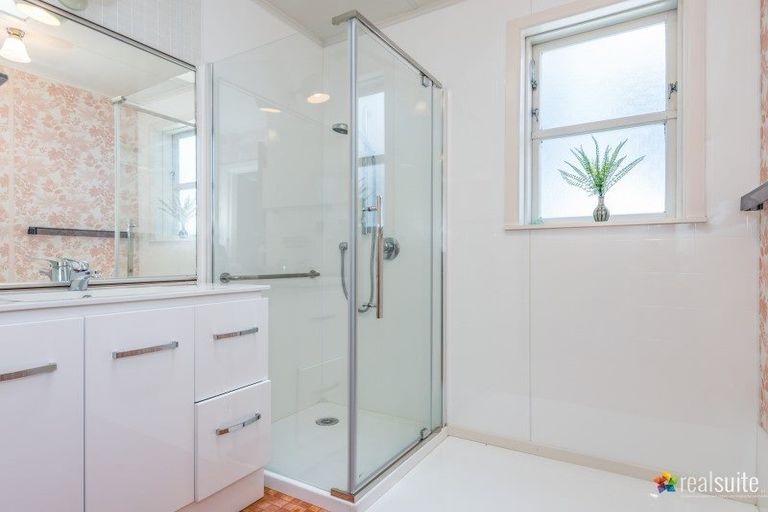 Photo of property in 48b Queens Grove, Hutt Central, Lower Hutt, 5010