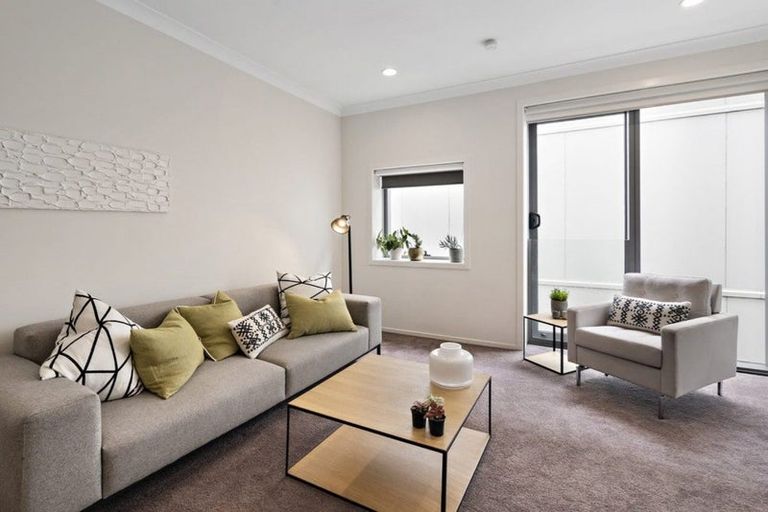 Photo of property in 239a Beach Haven Road, Birkdale, Auckland, 0626