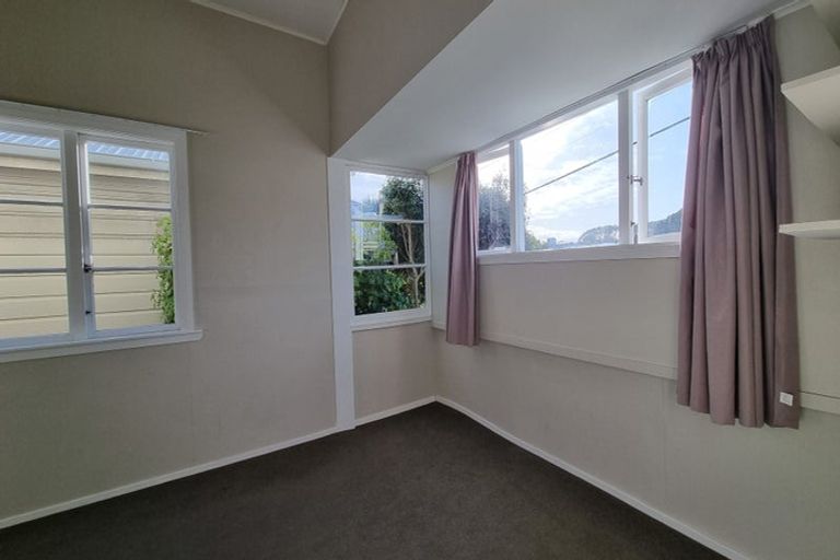 Photo of property in 242 Rintoul Street, Berhampore, Wellington, 6023