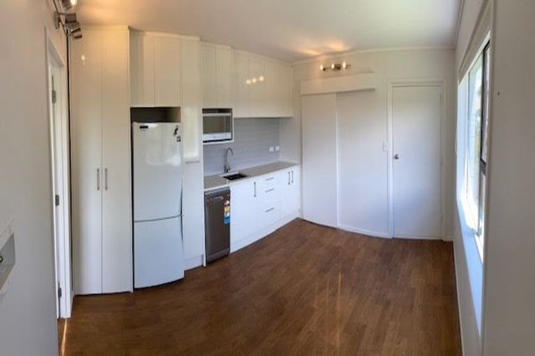 Photo of property in 8 Coroglen Avenue, Birkenhead, Auckland, 0626