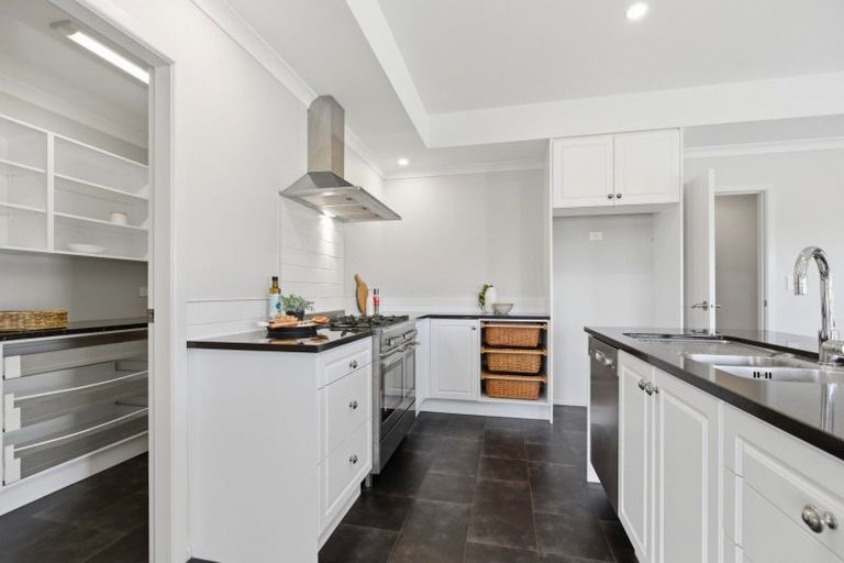 Photo of property in 14 Caldera Crescent, Pyes Pa, Tauranga, 3112