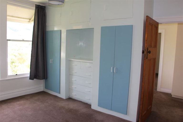 Photo of property in 125 Wellington Street, Picton, 7220