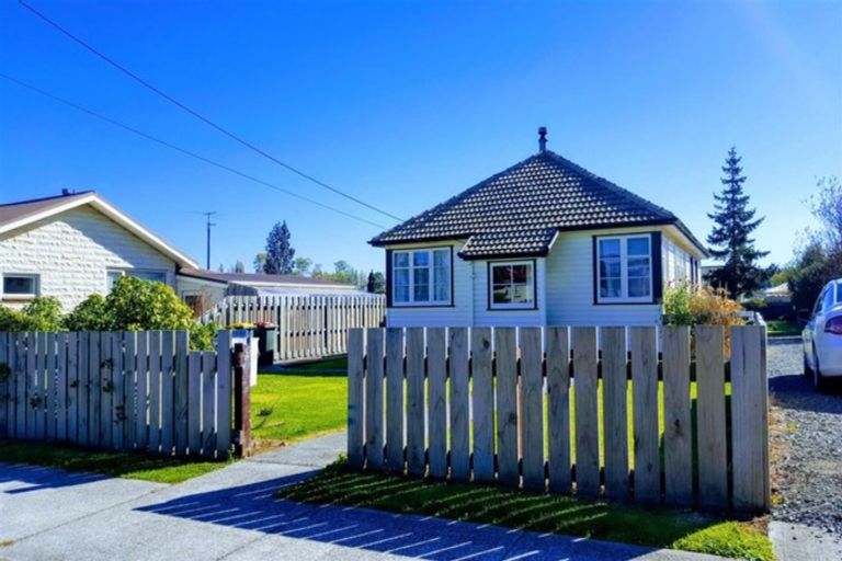 Photo of property in 22 Johnson Street, Milton, 9220