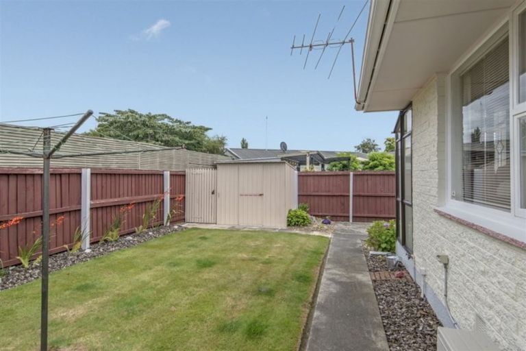 Photo of property in 6b De Bloge Place, Burwood, Christchurch, 8061