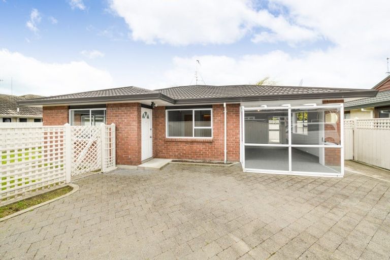 Photo of property in 4 Clendon Court, Roslyn, Palmerston North, 4414