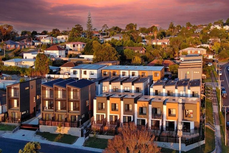 Photo of property in 42 Captain Scott Road, Glen Eden, Auckland, 0602