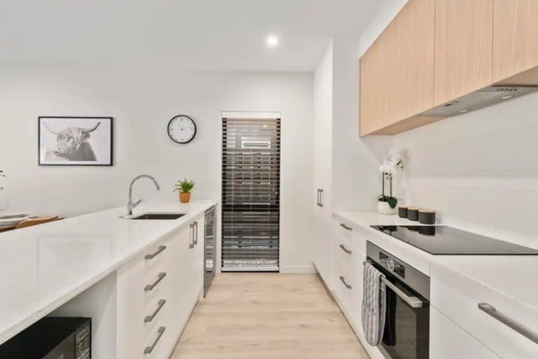 Photo of property in 27 Mulholland Drive, Jacks Point, 9371