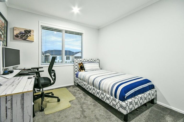 Photo of property in 2 Peacock Place, Pokeno, 2402