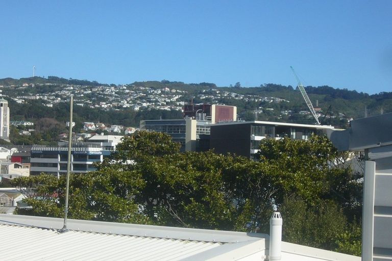 Photo of property in 16-18 Levy Street, Mount Victoria, Wellington, 6011