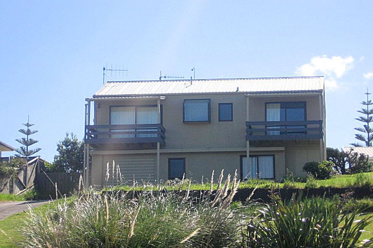 Photo of property in 13 Hanlen Avenue, Waihi Beach, 3611