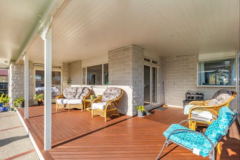 Photo of property in 68a Mako Mako Road, Levin, 5510