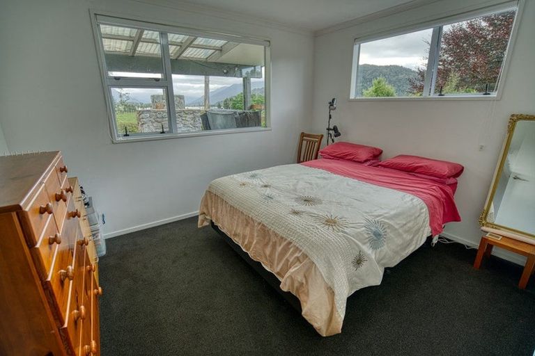 Photo of property in 2147 Lake Brunner Road, Inchbonnie, Kumara, 7875