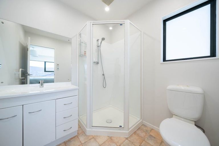 Photo of property in 117 Woodman Drive, Tawa, Wellington, 5028
