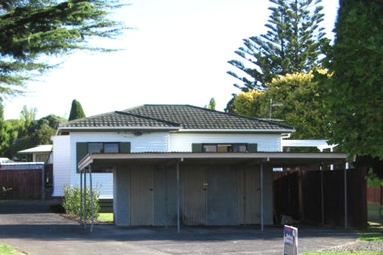 Photo of property in 2/27 Margan Avenue, New Lynn, Auckland, 0600