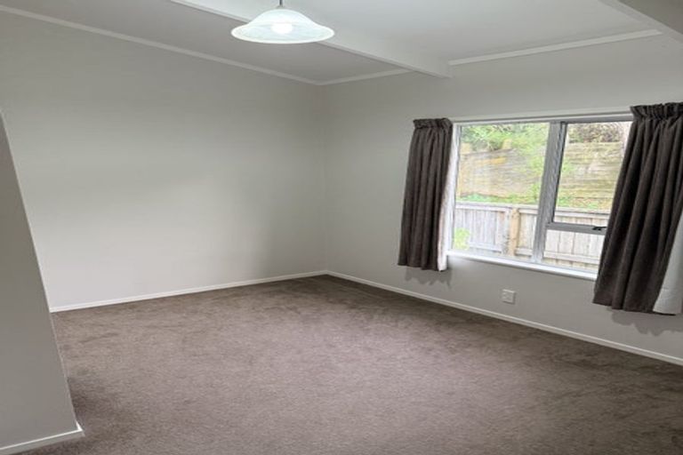 Photo of property in 21 William Hadlow Place, Hatfields Beach, Orewa, 0931