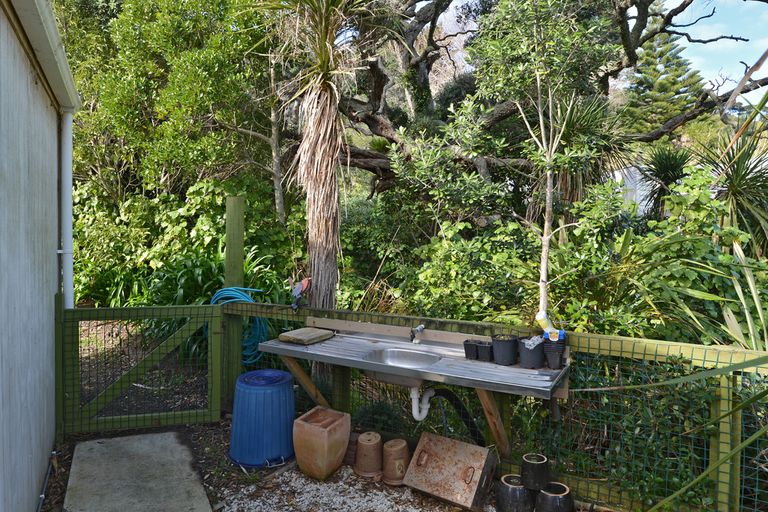 Photo of property in 65 Urquharts Bay Road, Whangarei Heads, Whangarei, 0174