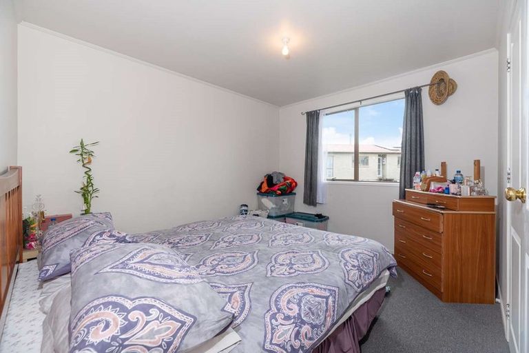 Photo of property in 16 Massine Place, Randwick Park, Auckland, 2105