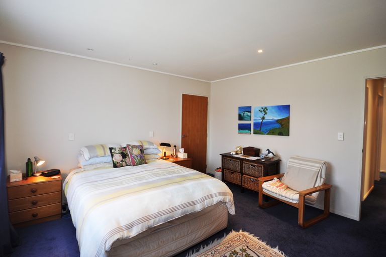 Photo of property in 2 Lax Crescent, Leigh, 0985