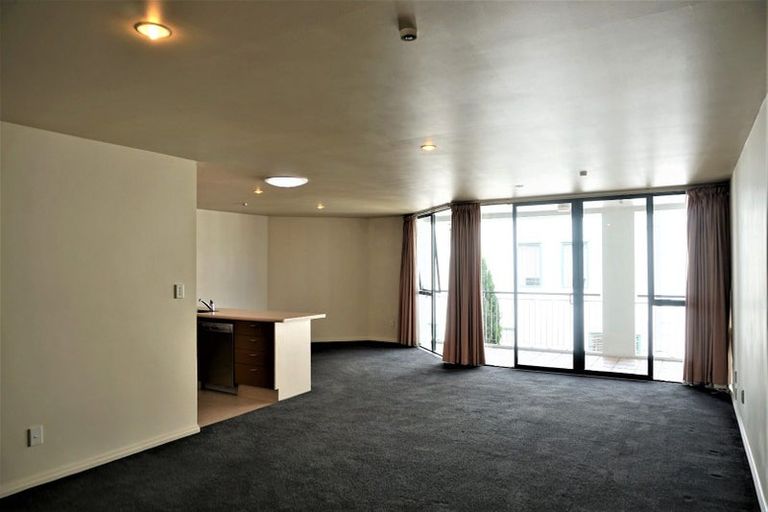 Photo of property in St James Courts, 9/77 Gloucester Street, Christchurch Central, Christchurch, 8013