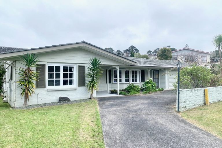 Photo of property in 44 Merriefield Avenue, Forrest Hill, Auckland, 0620
