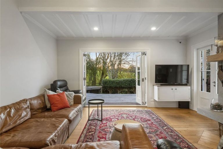 Photo of property in 1073 Kahikatea Flat Road, Waitoki, Kaukapakapa, 0871