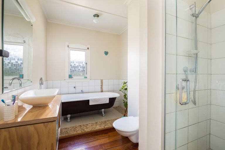 Photo of property in 7 Henui Street, Strandon, New Plymouth, 4312