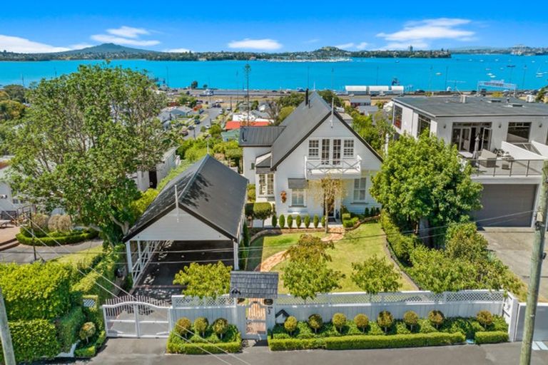 Photo of property in 3 Richmond Avenue, Northcote Point, Auckland, 0627