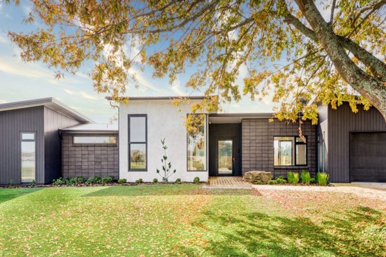 Photo of property in 33 Seachange Drive, Leamington, Cambridge, 3432