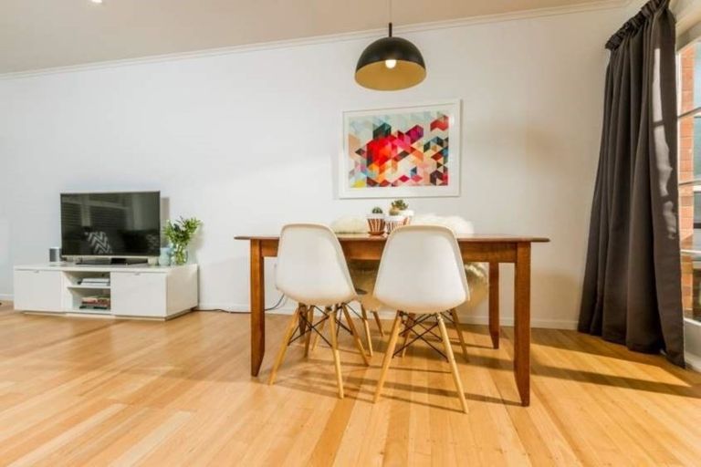 Photo of property in 2/1 Hythe Terrace, Mairangi Bay, Auckland, 0630