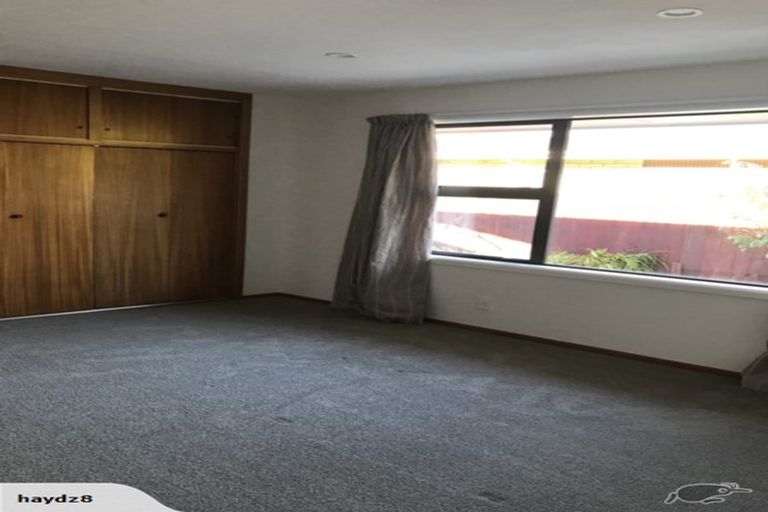 Photo of property in 1/5 Rhyl Place, Bryndwr, Christchurch, 8053