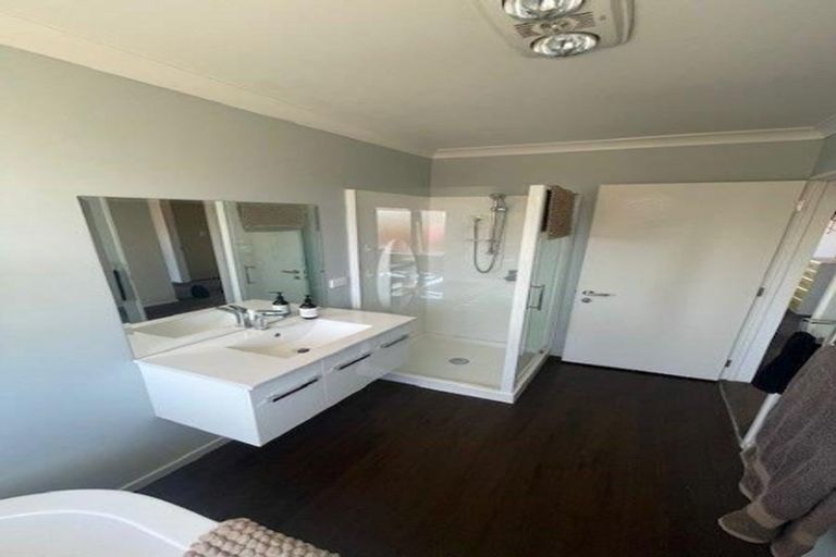 Photo of property in 18 Franklin Drive, Rangiora, 7400