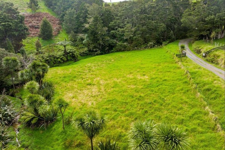 Photo of property in 169 Te Toiroa Road, Ngunguru, Whangarei, 0173