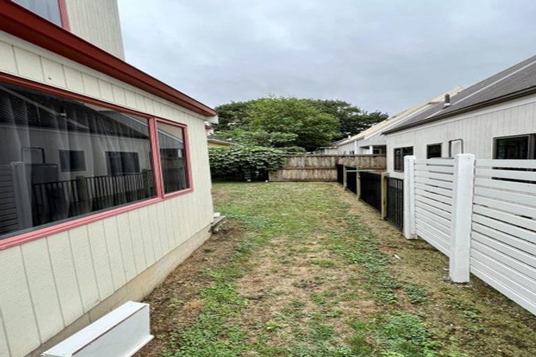 Photo of property in 5 Emmadale Lane, Hamilton East, Hamilton, 3216