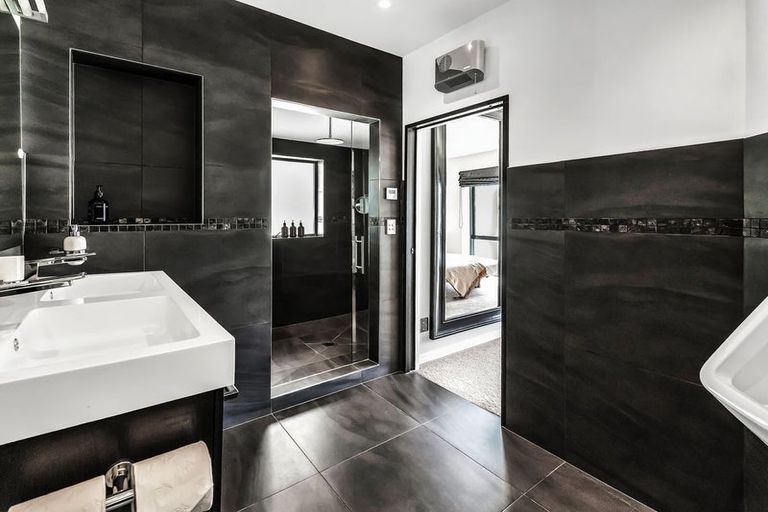 Photo of property in 21 Whareora Terrace, Cashmere, Christchurch, 8022