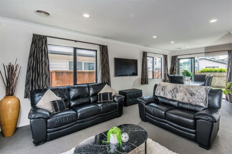 Photo of property in 4 Saint Lucia Place, Grenada Village, Wellington, 6037