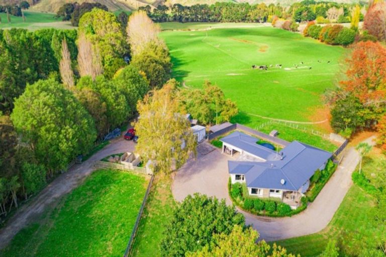 Photo of property in 94 Pa Valley Road, Alfredton, Eketahuna, 4996