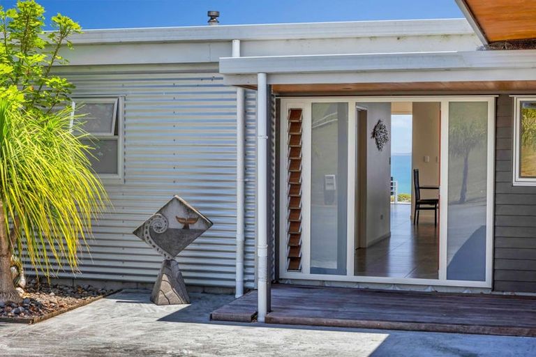 Photo of property in 37 Pekama Drive, Cable Bay, 0420