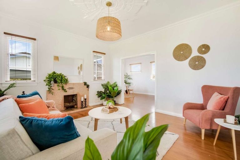 Photo of property in 403 Carrington Street, Upper Vogeltown, New Plymouth, 4310