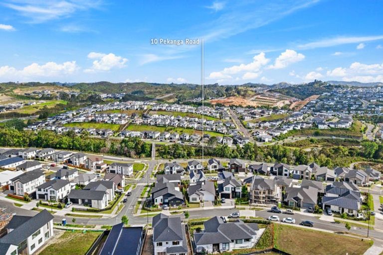 Photo of property in 10 Pekanga Road, Orewa, 0931