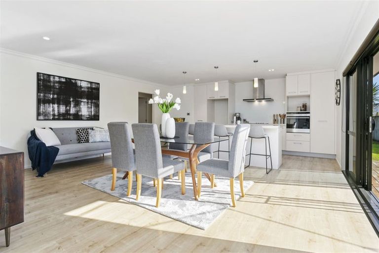 Photo of property in 6 Kettlewell Drive, Silverdale, 0932