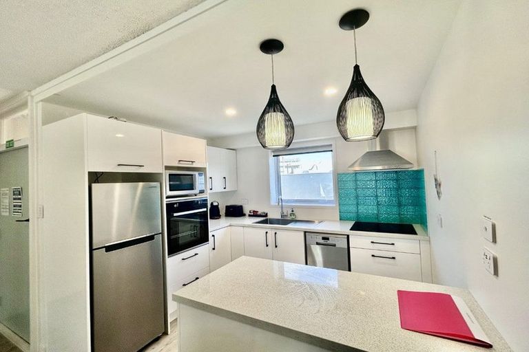 Photo of property in 233 Marine Parade, Napier South, Napier, 4110