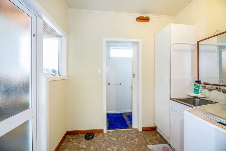 Photo of property in 8 Christina Avenue, Te Atatu South, Auckland, 0602