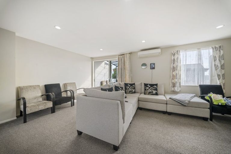 Photo of property in 14/6 Islington Avenue, New Lynn, Auckland, 0600